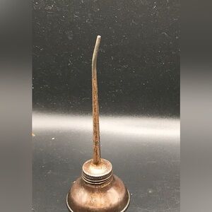 Old little oiler-cleaned out decor